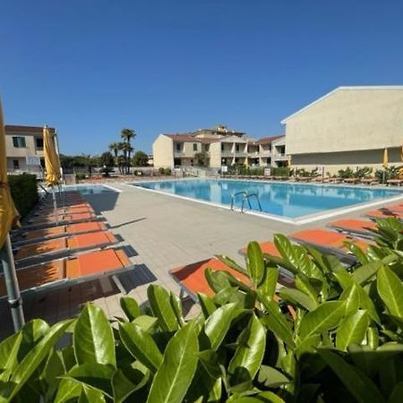 Apartament With Swimming Pool Caorle Exterior foto