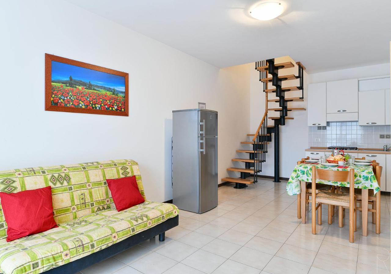 Apartament With Swimming Pool Caorle Exterior foto