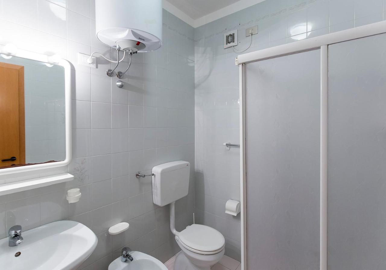 Apartament With Swimming Pool Caorle Exterior foto