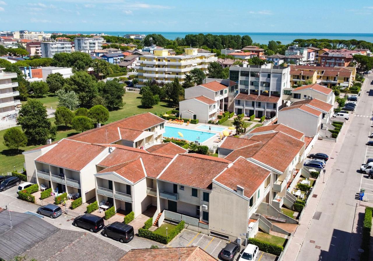 Apartament With Swimming Pool Caorle Exterior foto