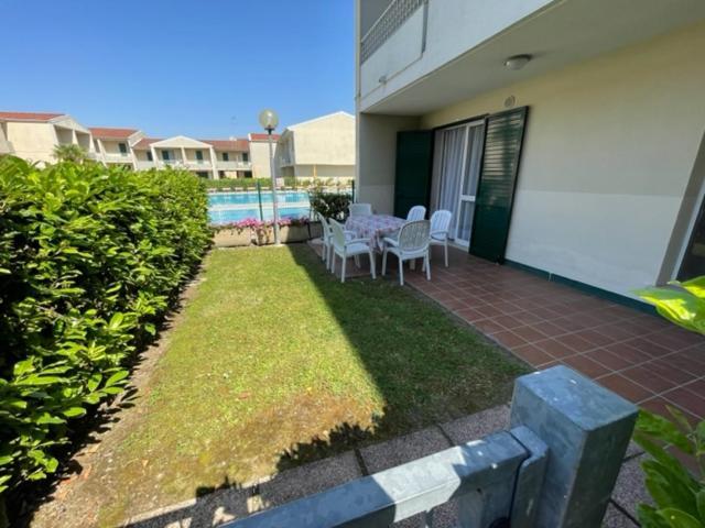 Apartament With Swimming Pool Caorle Exterior foto