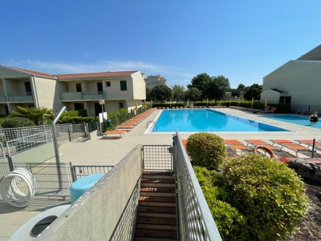 Apartament With Swimming Pool Caorle Exterior foto