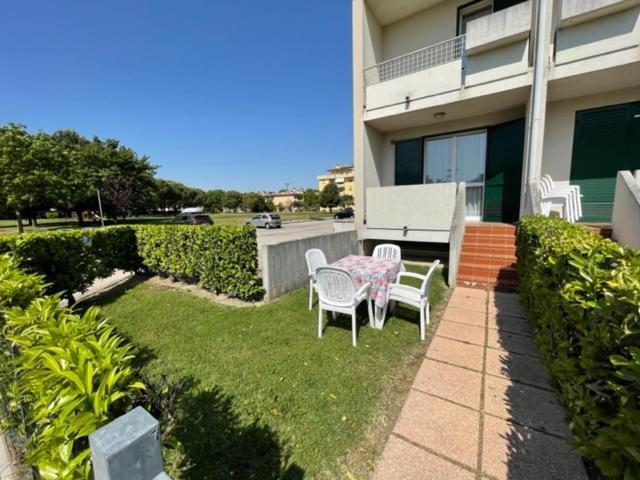 Apartament With Swimming Pool Caorle Exterior foto
