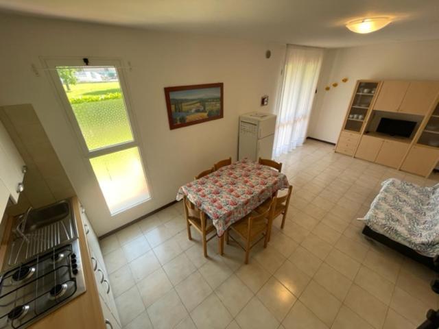 Apartament With Swimming Pool Caorle Exterior foto