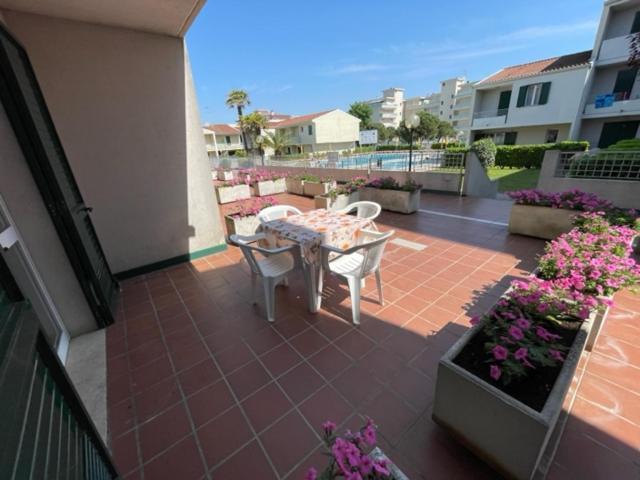 Apartament With Swimming Pool Caorle Exterior foto